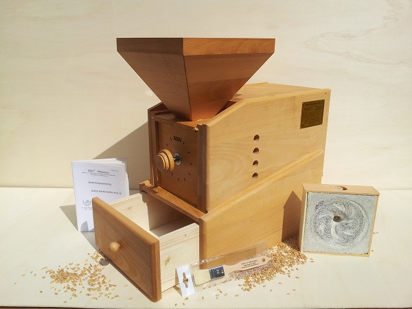 kleine Bäckermühle Modell IV 400V Buche